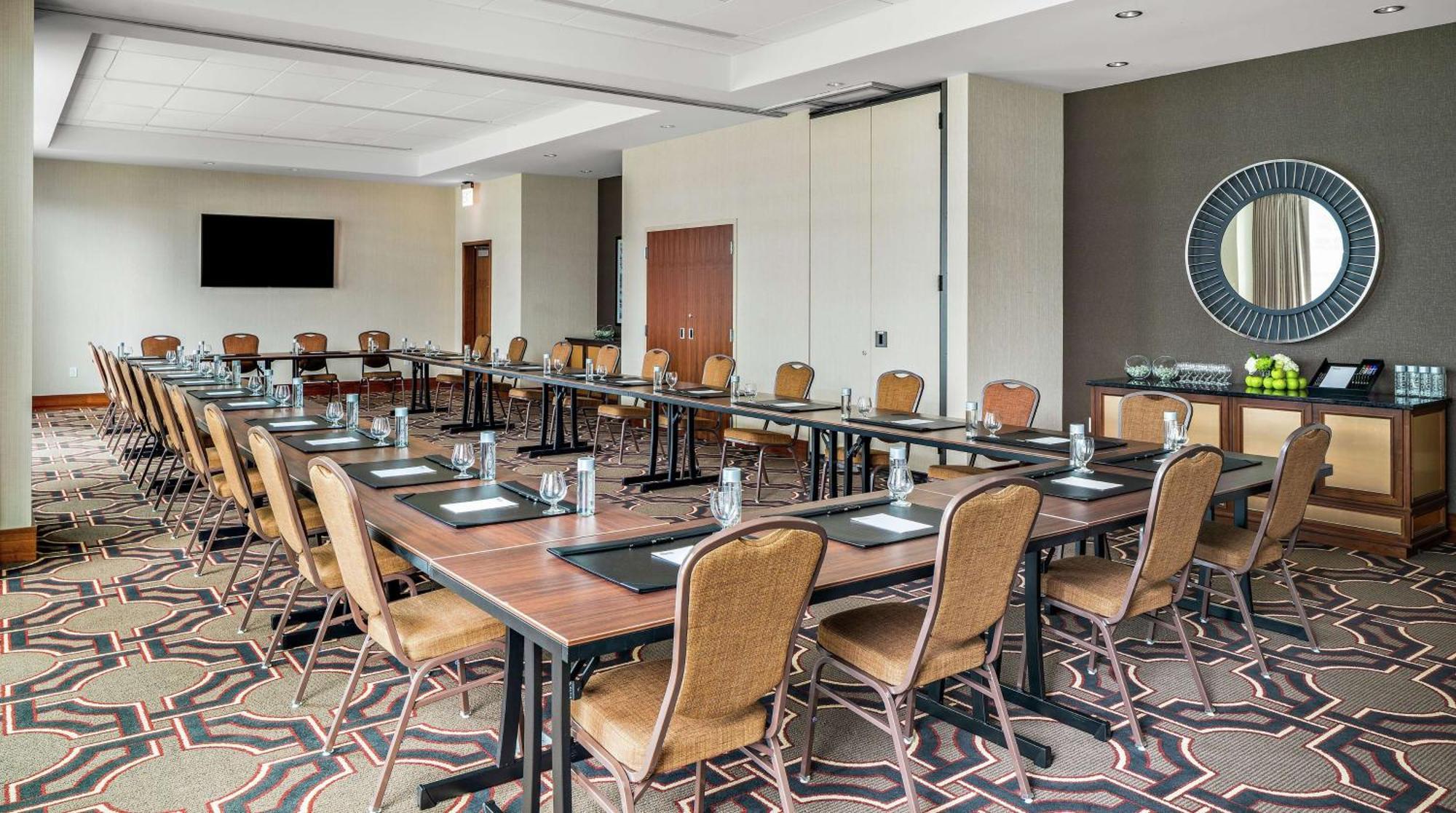 Hotel Hampton Mccormick Place 3*