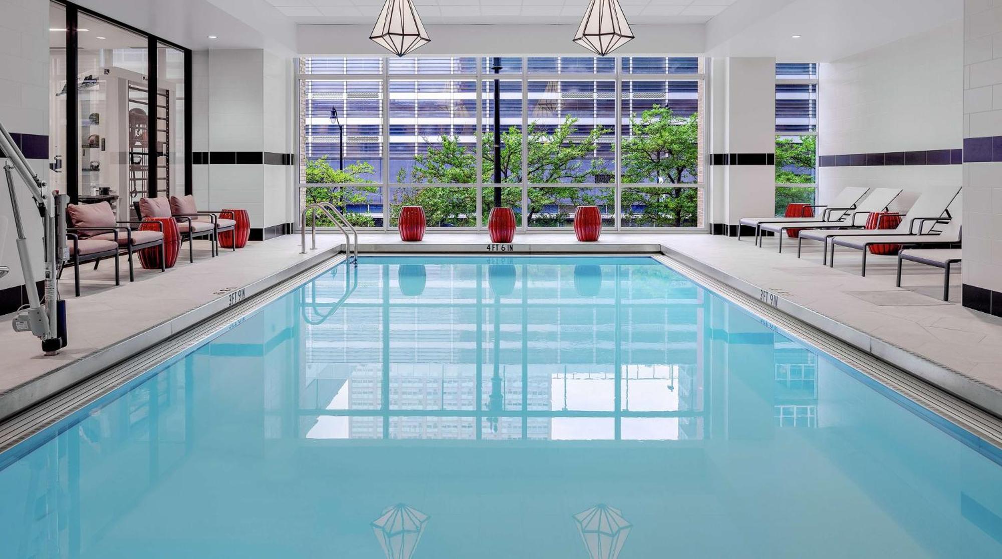 Hampton Mccormick Place 3*